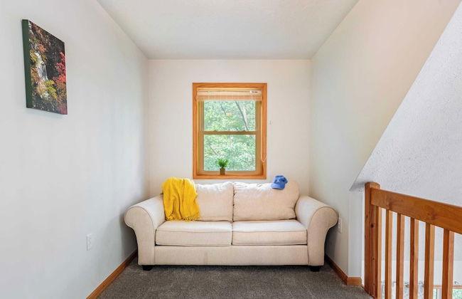 The Nest at Brier Crest by Avantstay Game Room, Expansive Deck & Fire Pit - Photo 32