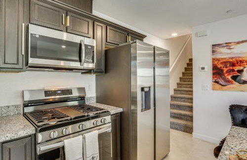 5 Mi to Vegas Strip Family Townhome Near Parks! - Foto 9