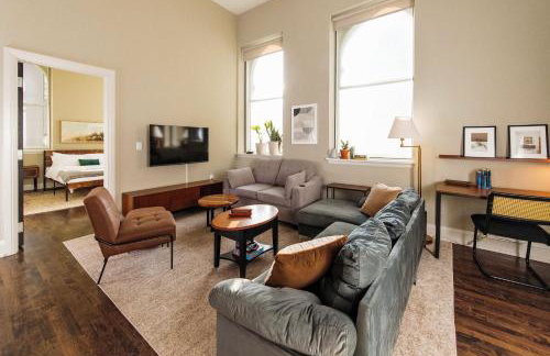 Downtown Luxe 2BR Loft Apt - Sleeps 6-7 - Walkable - Foto 1