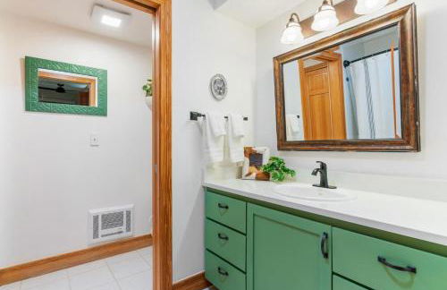 Basecamp Stays: Upscale Getaway Shuttle Hot Tubs - Foto 30