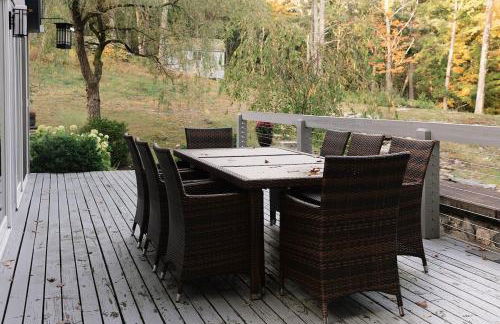 Secluded escape with hot tub, pizza oven, fireplace - Foto 54