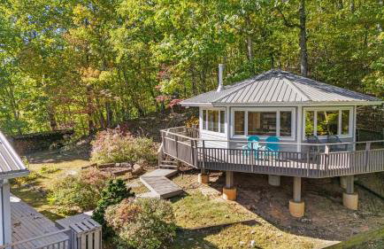 Cabin in the Sky by Avantstay Deck w/ Views - Foto 10