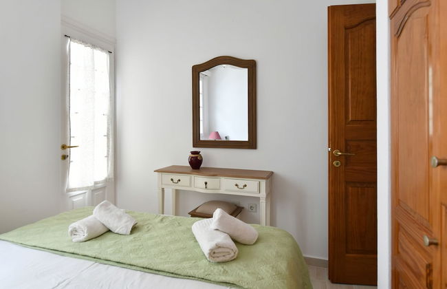 Hara Studios and Apartments - Photo 13