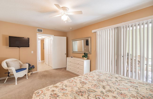 ​Near Theme Parks! 4 BR's, Sleeps 10! Gorgeous Home, Pool, Patio! - Foto 9