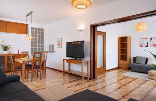 KING SIZE Bed with Air Conditioning near the BEACH & FREE Street Parking - Foto 16