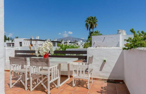 Charming Beachside Townhouse in San Pedro A Lovely Retreat Steps from the Shore - Photo 19