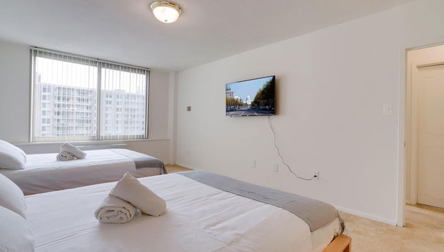 Stylish Comfort Condo in Crystal City - Photo 4, Chambre