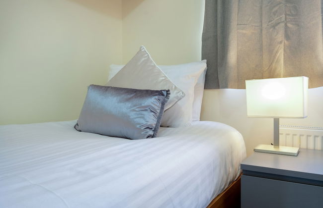 London Heathrow Living Holywell Serviced Houses - Photo 64