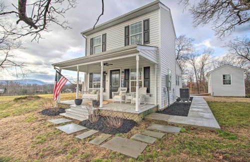 Fire Pit and Patio Front Royal Vacation Rental! - Foto 1