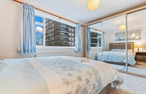 #99 Quirky and Stylish 3-Bedroom - Close to Drayton Manor Theme Park - Sleeps 6 - "Perfect for contractors and Families - Free parking" - Photo 22