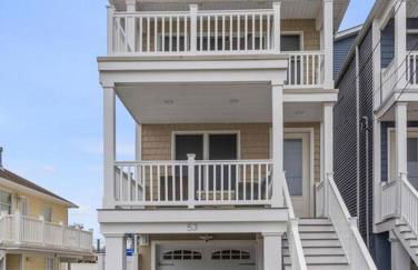 Steps From Beach & Boardwalk, Ocean Views with 5 Decks, 3 Cars - Foto 14