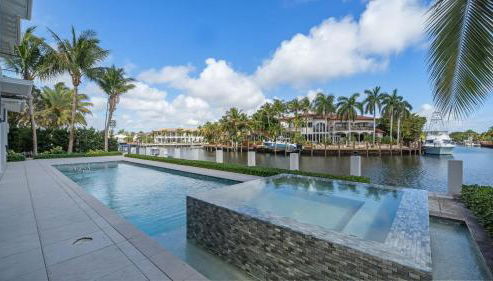 Waterfront Luxury Estate with Private Dock Lighthouse Point - Foto 2