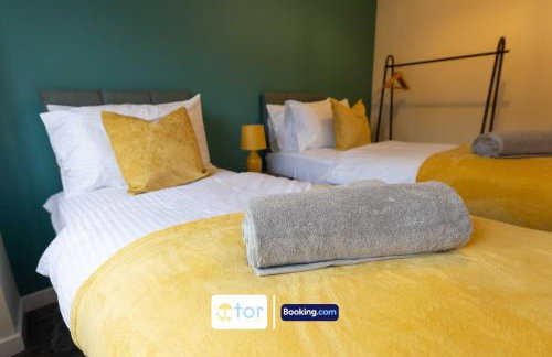 Large 2 Bedroom Apartment By The One Retreats Short Lets & Serviced Accommodation Horley Close To Gatwick Airport - Foto 18