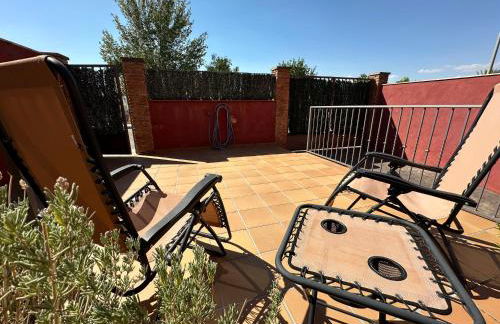 Casa grande de tres plantas con parking gratis - Foto 22