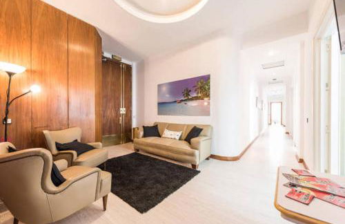 M&F Apartaments Gran Via - Photo 9