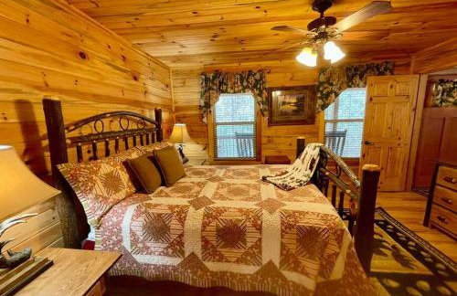 Cabin 2 bed close to Helen hot tub #15 - Foto 5