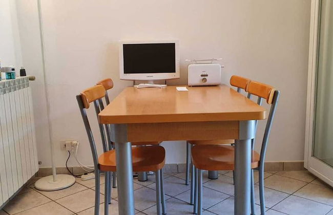 1 Bed Flat - Sleeps 2 - Parking - Wifi - Foto 6
