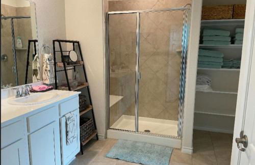 Home Away From Home While Away From Home II - Foto 12