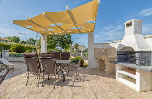 Silvia II with Private Pool - Foto 7