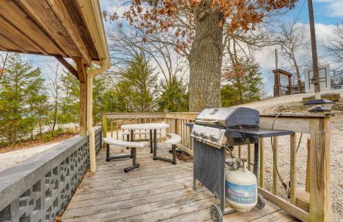 Walk to Lake and Trails Cape Fair Retreat with Grill! - Foto 22