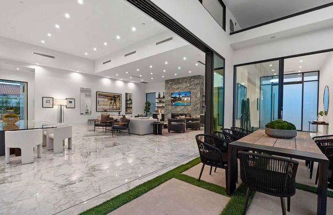 Villa Sleeps 17 w/ Pool, Firepit, Putting Green Bravo Villa 3 by Avantstay - Foto 18