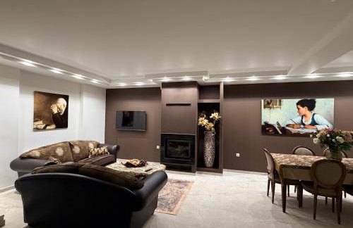 Blessings Apartment with Private Garden and Parking - Photo 2