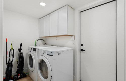 Modern Escape with Pool Ping Pong & Putting Green - Foto 54