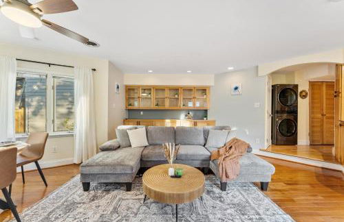 Patio Paradise Stylish 3BR Home with Gaming Room - Photo 18