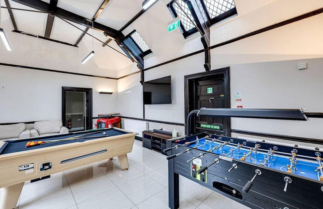 Delightful Holiday Home With sea Views and Hot Tub - Photo 34