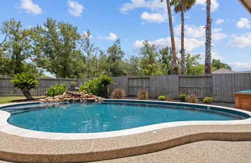 Upscale 4BR Cypress Home w Pool, Hot Tub, Theater, Sleeps 20 - Foto 45