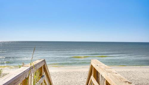 Ocean Views and Deck Family Home, Steps From Beach - Foto 2