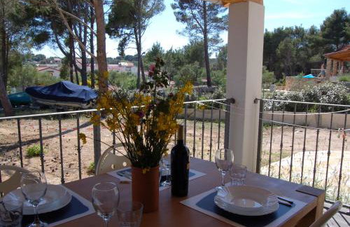 Apartment in Veli Rat Near Beaches - Photo 4