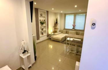 WOLFÜHLOASE am Hamburg Airport - Photo 7