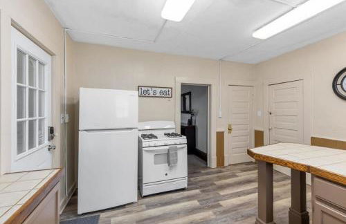 Charming 4BR Westside Home in Beer City USA - Foto 7