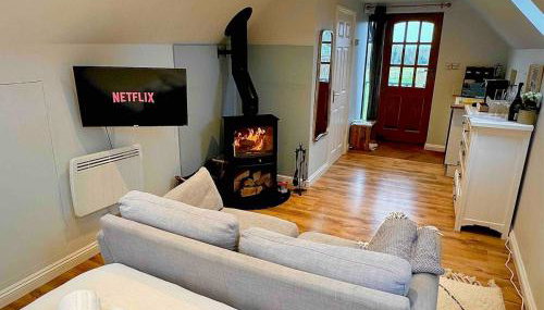 Private Countryside Annexe with Exclusive Wood Burner, Outdoor Hot Shower & Views - Foto 5