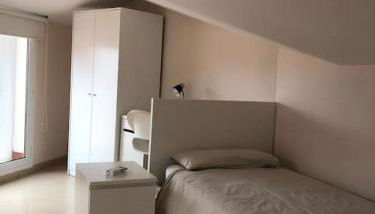 The White Lilies - Photo 2