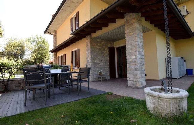 Luxurious Villa in Lombardy with Garden & Hot Tub - Photo 31