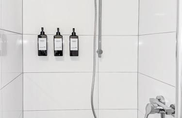 Chic City Apartment, 1BR for 2, Elegant Comfort, City Center - Foto 33