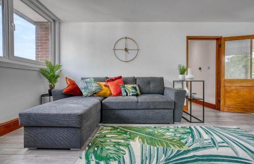 Abbey Court - 2 Bedroom Apartment, Parking, JLR, CVT - Coventry Accommodation LTD - Photo 13