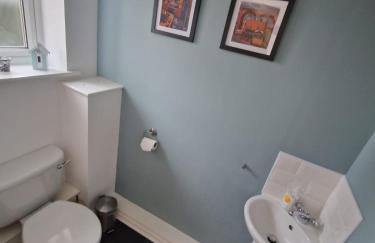 Riverside home. 3 bedroom. Free parking. 10 mins to Newcastle City Centre - Foto 15