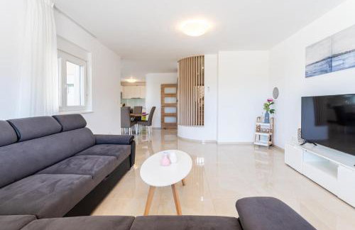 Villa Ana perfect for families with kids and groups,House with heated Pool - Photo 10