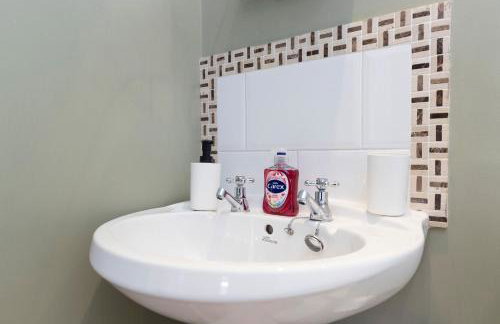 Stylish 3BR Contractor Friendly Long Stays - Photo 26