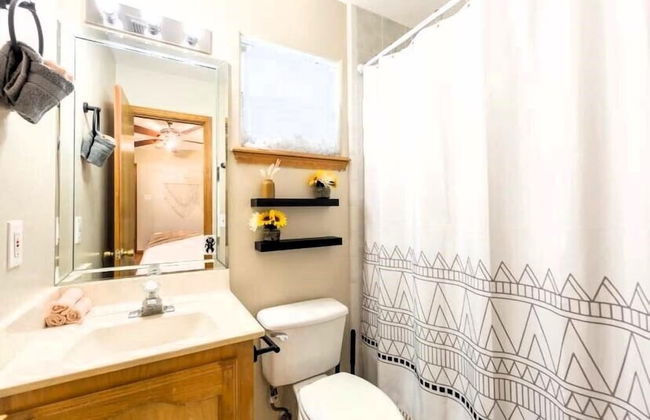 McAllen Majesty 4BR w Pool and Comfort - Foto 45