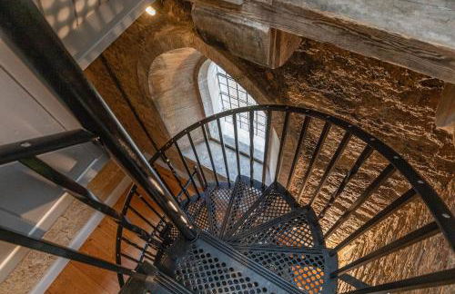 Exceptional Grade II Listed Church Conversion - Foto 10