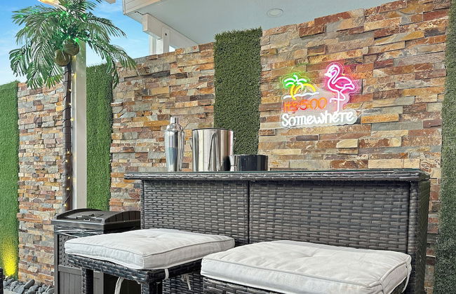 Experience Luna Sky! 65" TV Bar BBQ go FL Keys - Foto 22