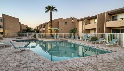 2BR Sleeps 6 Pool BBQ Gym Hot Tub & Bar Hopping! - Foto 2