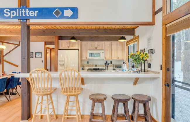 Dakine Haus by Avantstay 4 Min to Northstar + Game Room & Projector - Photo 15