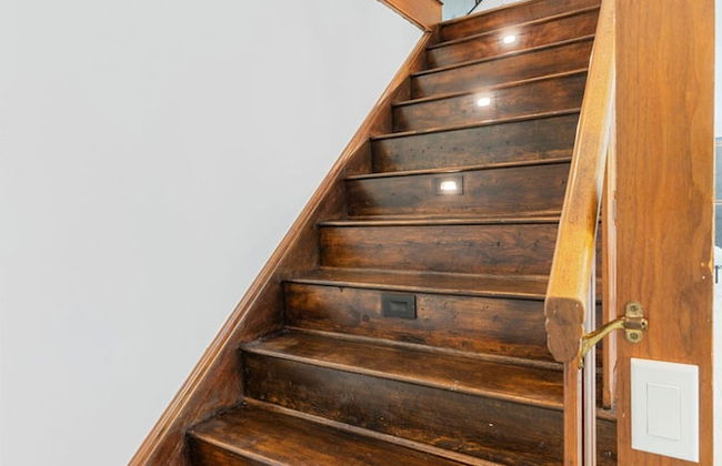 Spacious Family Home w Pool Hot Tub Large Yard - Photo 16