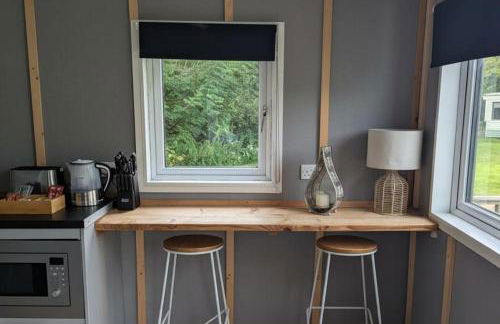 Tranquil Cabin Retreat- Sleeps 2 Parking - Foto 8