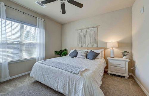 Boho Oasis w KING Bed w POOL Nr AIRPTShoppingDWTN - Foto 20